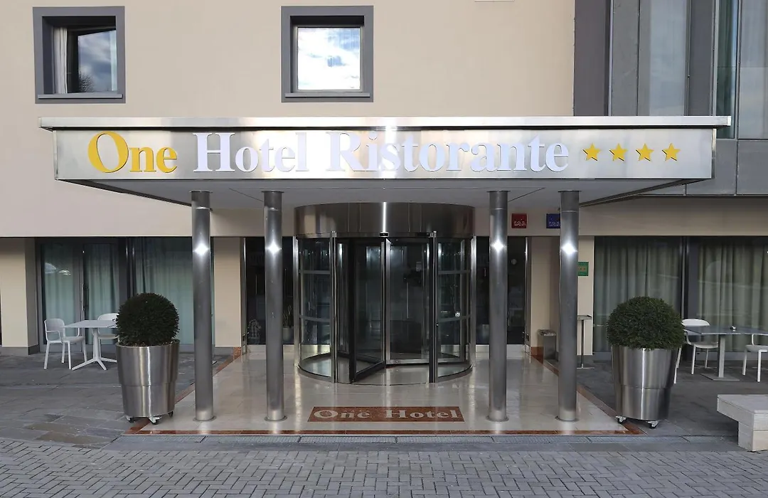 One Hotel&Restaurant-1