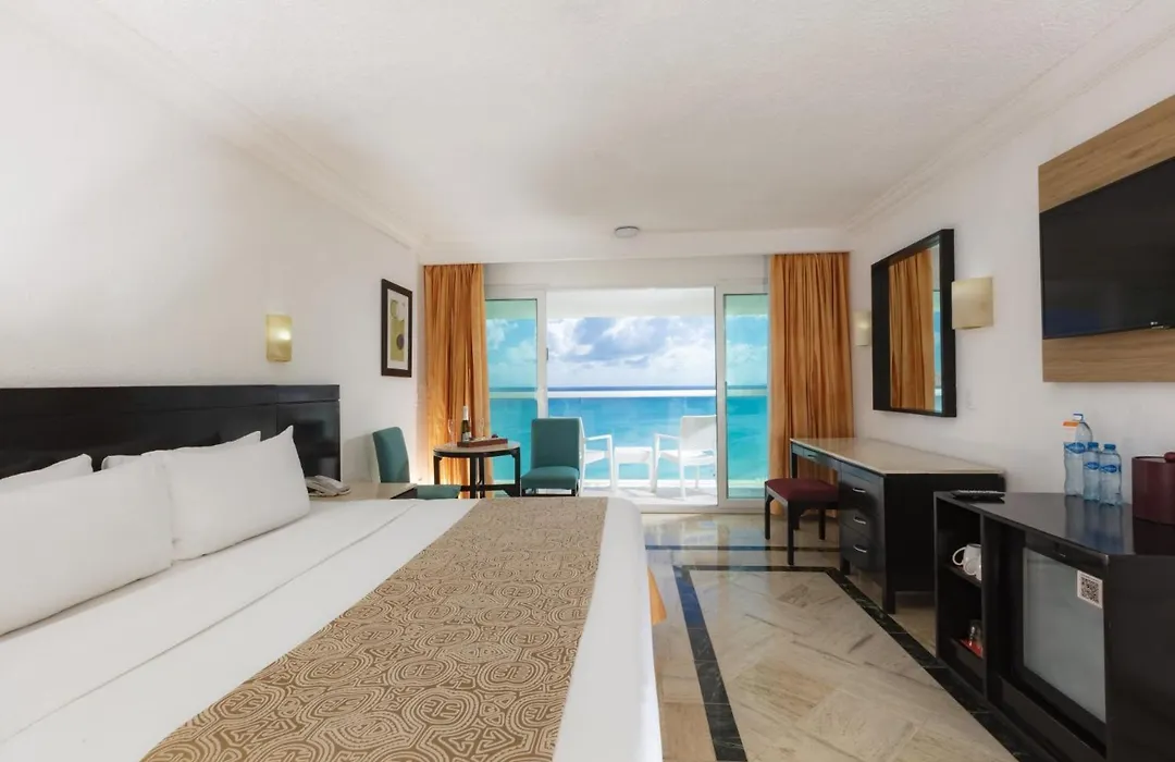 Krystal Cancun-1