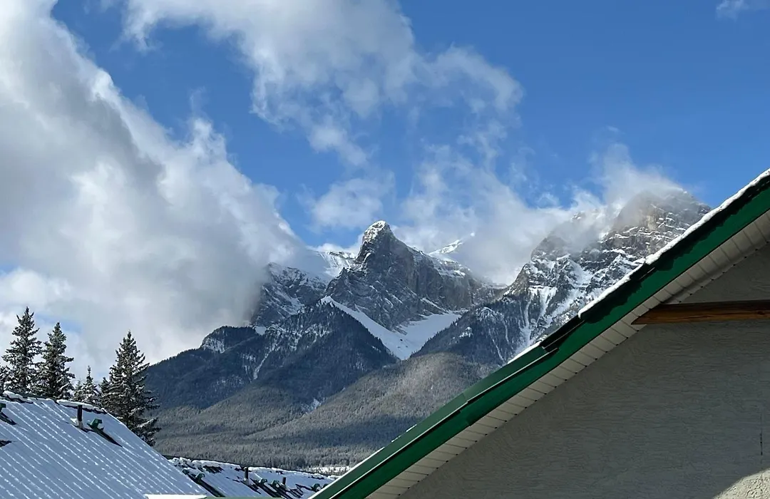 Banff Woods Lodge-1