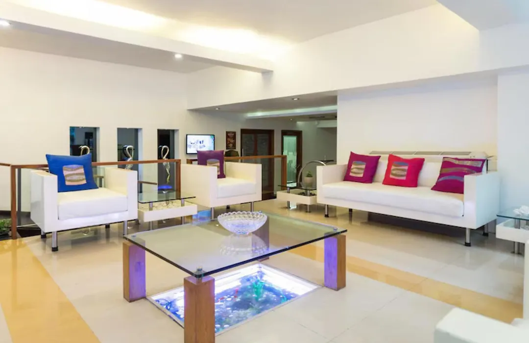 The Avenue Center Hotel-1