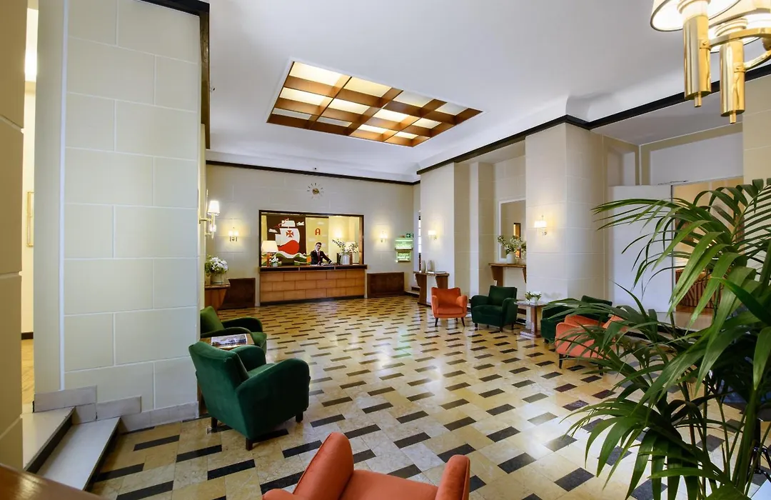Bettoja Hotel Atlantico-1
