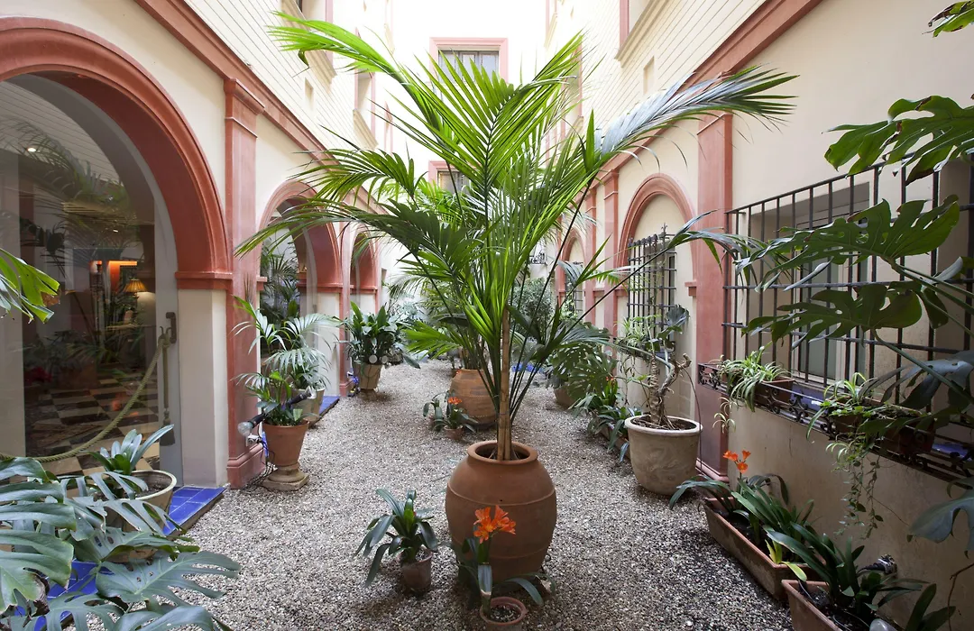 Hotel Doña María-1