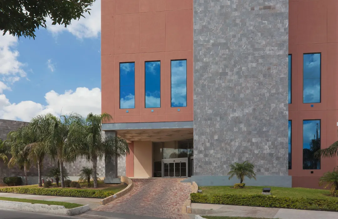 Best Western Plus Nuevo Laredo Inn & Suites-1