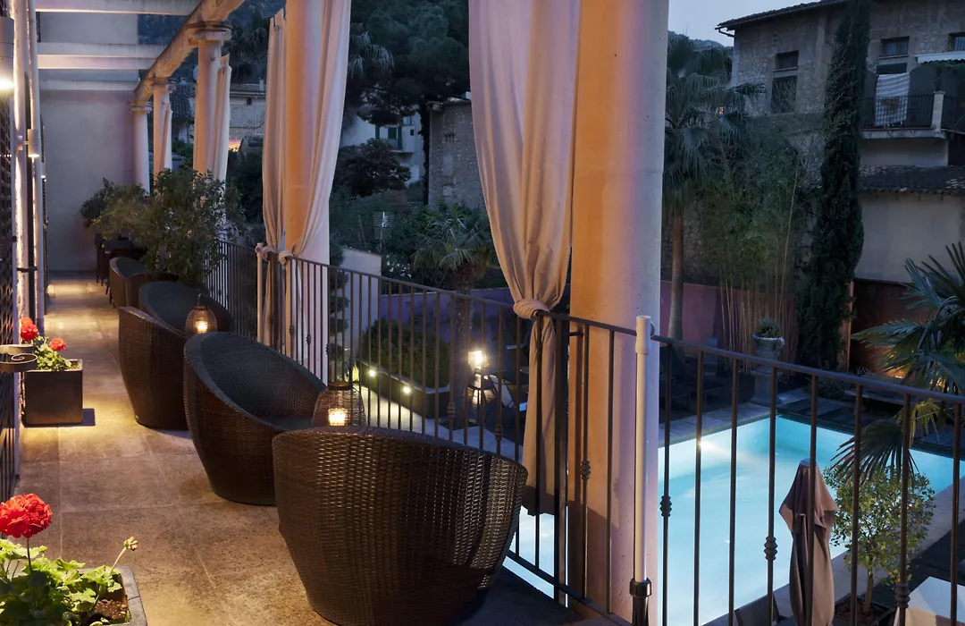 L'Avenida Adults Only-1