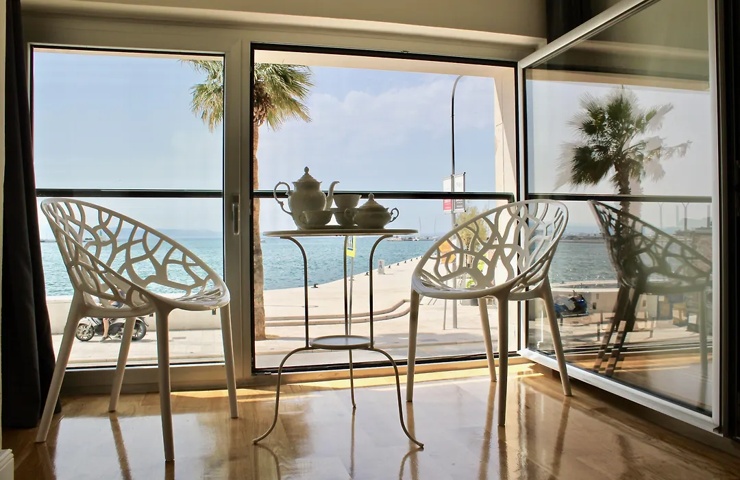 Galeria Valeria Seaside Downtown - Mag Quaint & Elegant Boutique Hotels-1