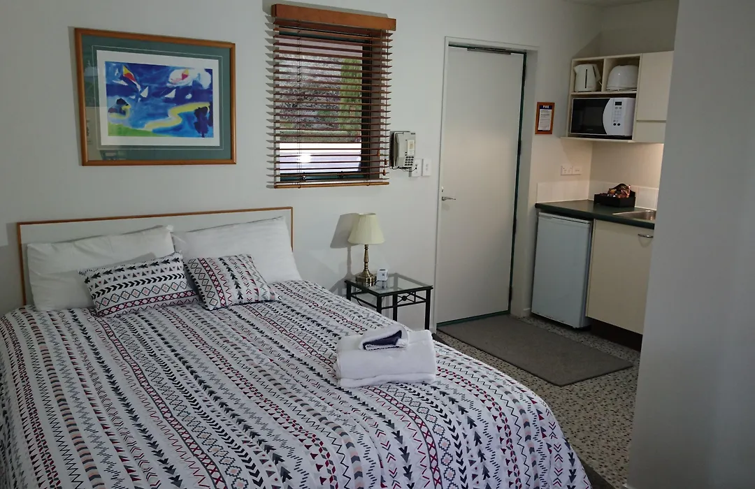 Tuscany Gardens Motor Lodge-1