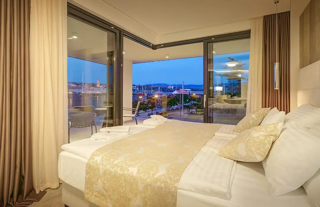 Hotel Maritime-1