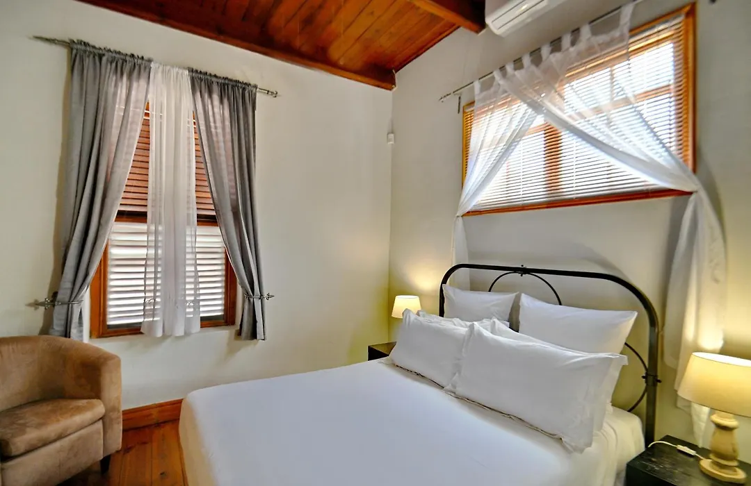 Mimosa Lodge-1