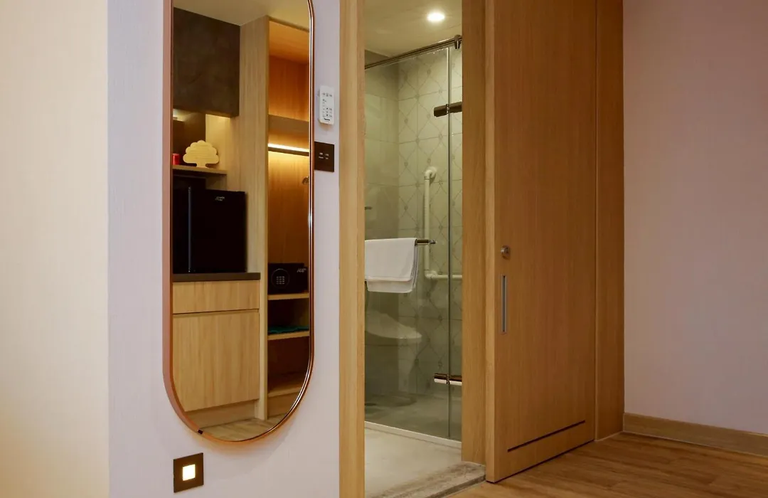 Fullon Poshtel - Kaohsiung-1