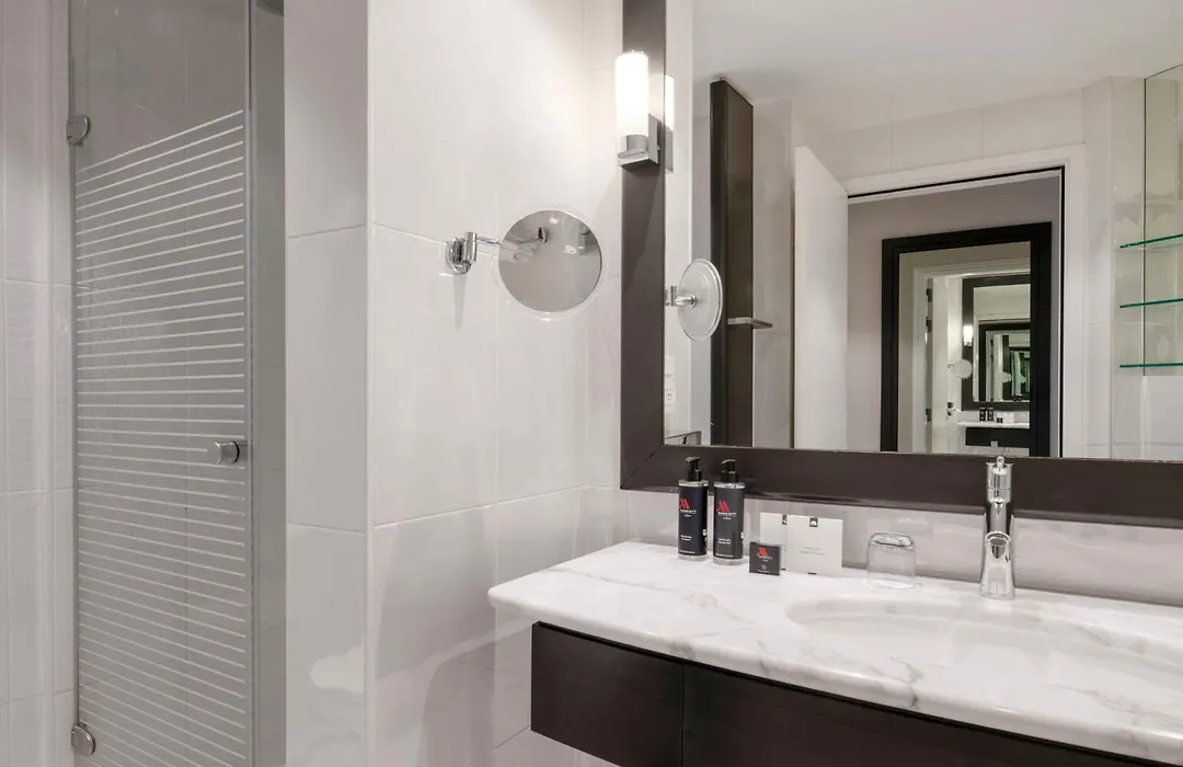 Lyon Marriott Hotel Cité Internationale-1