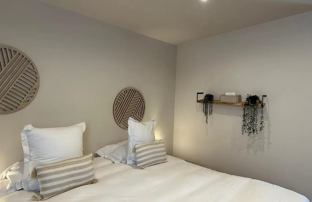 Hotel Le Dormeur Du Val-1