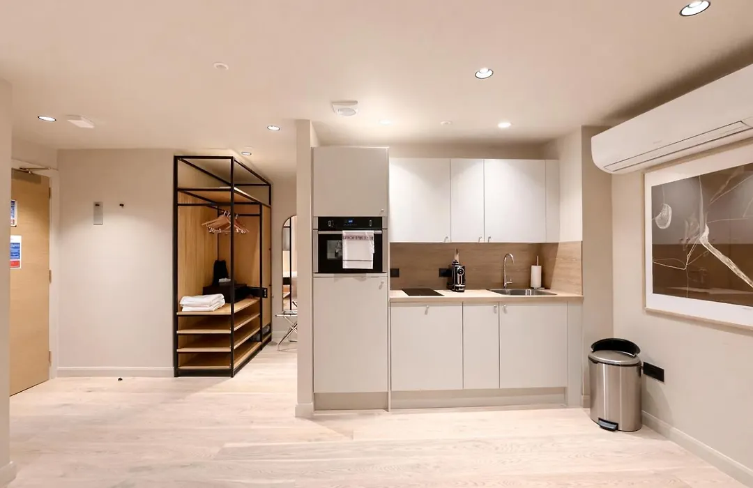 Vcity Suites At The Teacher-1