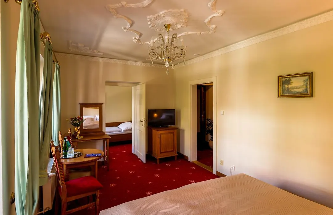 Lh Hotel Gold-1