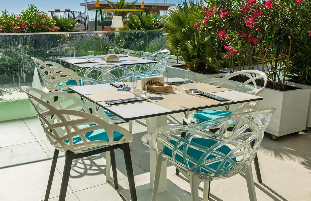 Hotel Opera Mamaia-1