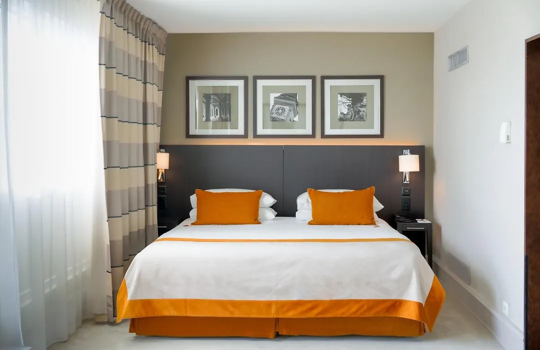 Auteuil Manotel-1