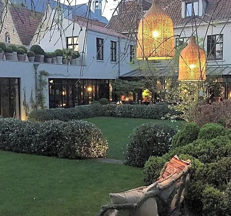 Maison Fred Luxury Suites-1