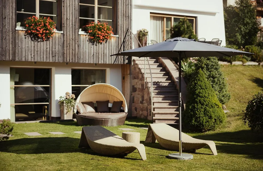 Villa Flora Mountain Lodges-1