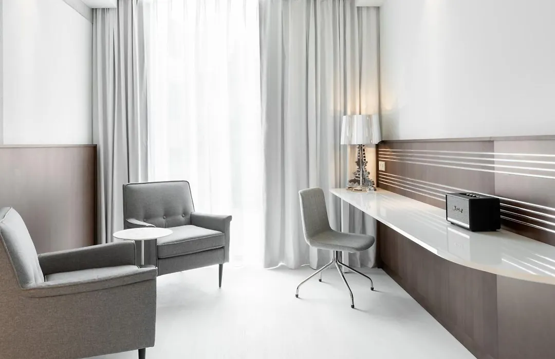 Ruby Ella Hotel Cologne By Ihg-1