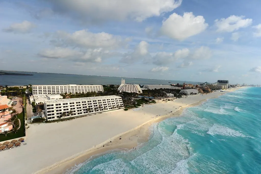 Oasis Cancun Lite-1