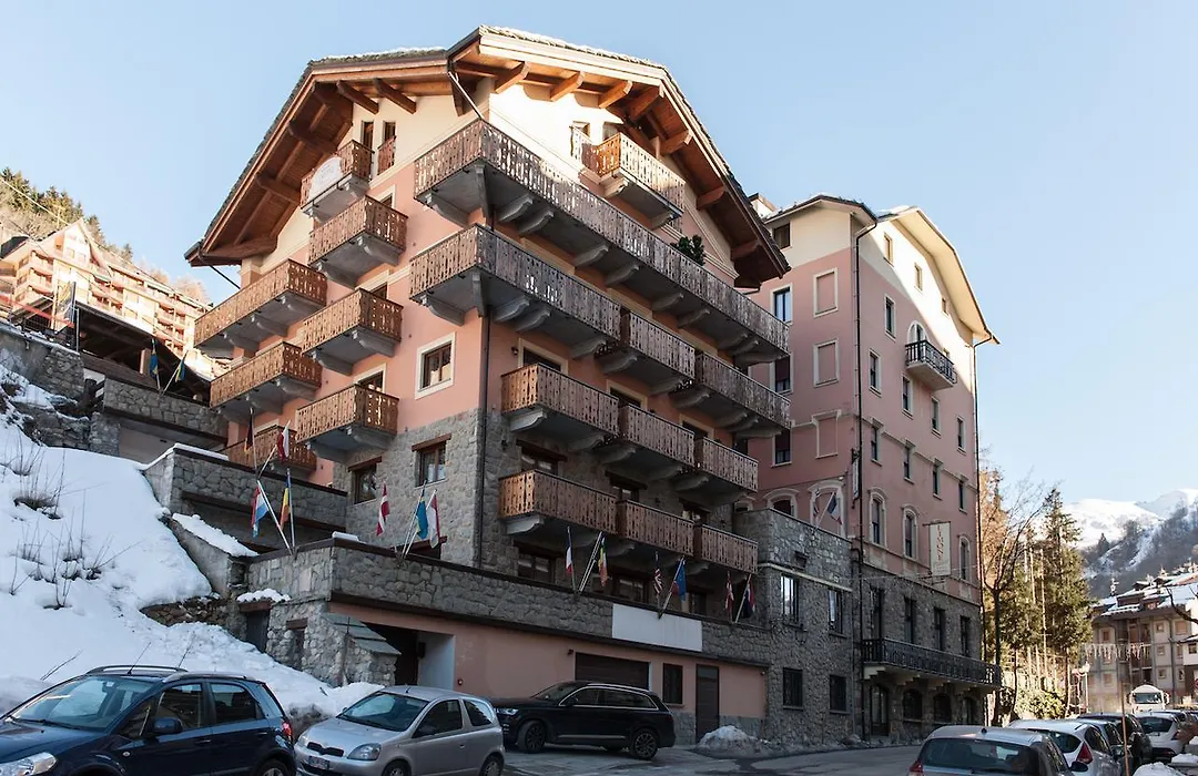 Limone Palace Aparthotel-1