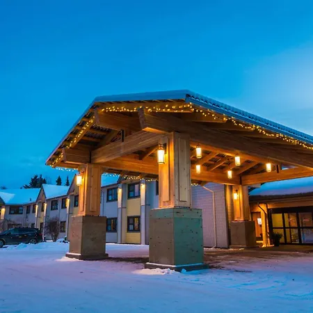Prestige Hudson Bay Lodge & Conference Centre, Worldhotels Crafted Collection-2