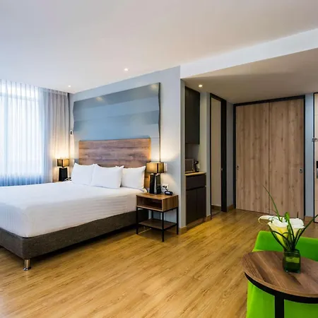 La Quinta by Wyndham Medellin-2