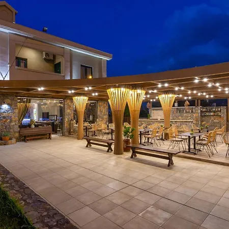 Dias Hotel & Apts-3