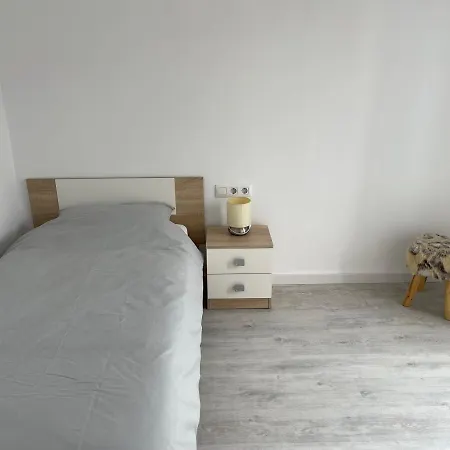 Old Town Oliva Guest Apartment-2