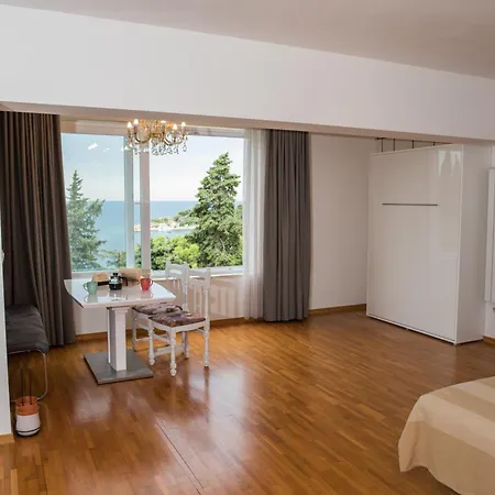Villa Carmen Rooms & Apartments-3