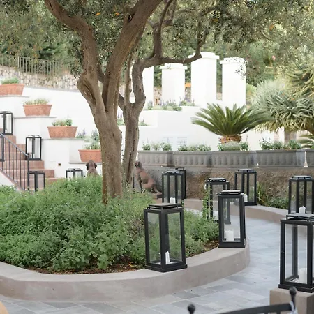 Hotel Canasta-3