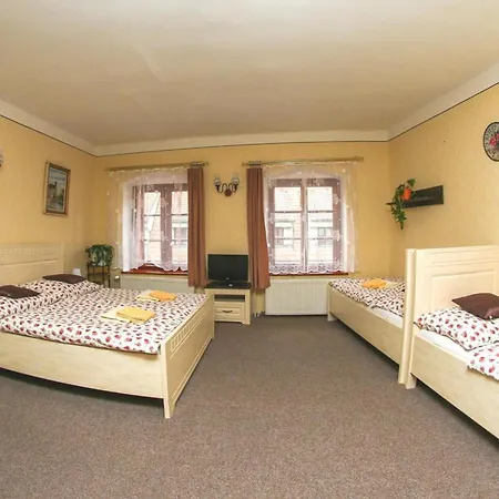 Mini Hotel Abraka & Apartments-3