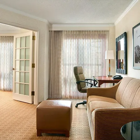 Atlanta Marriott Suites Midtown-3