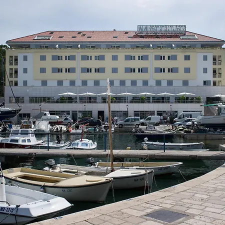 Aparthotel Miramare-3