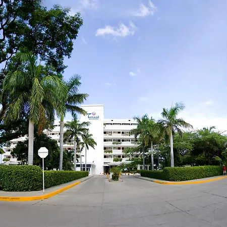 Tamaca Beach Resort-3