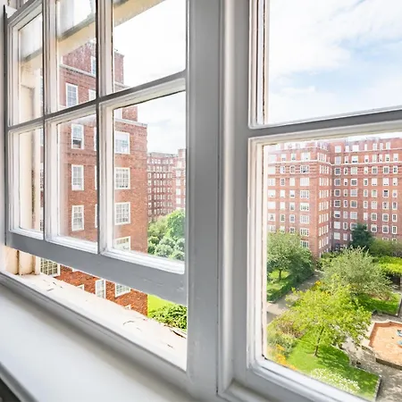 Dolphin House Serviced Apartments-3