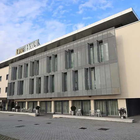 One Hotel&Restaurant-3