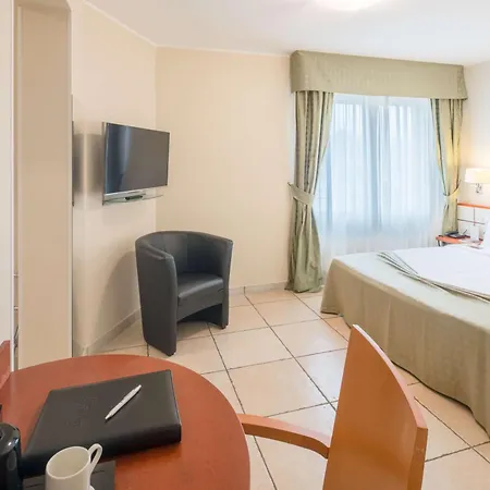 Best Western Plus Grand Hotel Victor Hugo-2