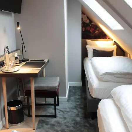 Vienna House Easy By Wyndham Hamburg Hauptbahnhof-3