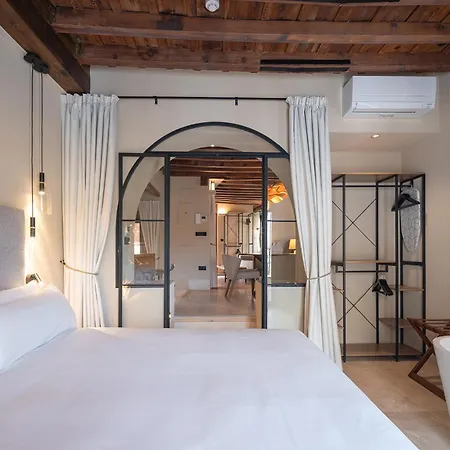 Calm Suites Babole-3