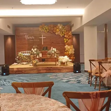 The Avenue Center Hotel-2
