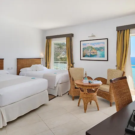 Hotel Apartamentos Cala Santanyi-3