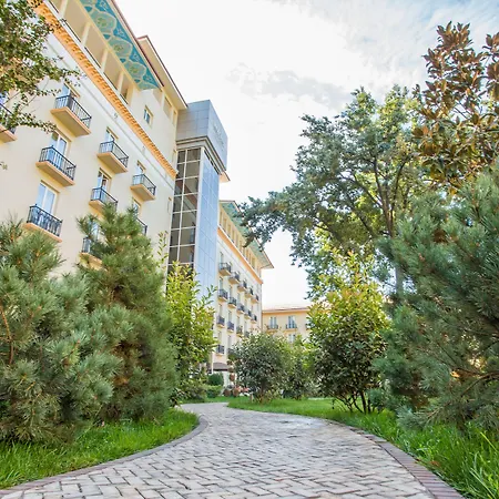 Lotte City Hotels Tashkent Palace-2