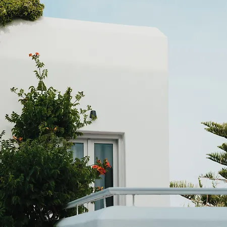 Mr And Mrs White Paros-3