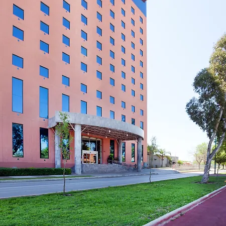 Best Western Plus Nuevo Laredo Inn & Suites-3