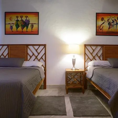 Parrot Cove Lodge-2