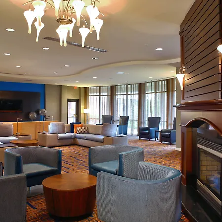 Courtyard By Marriott Hamilton-3