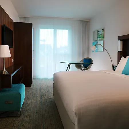 Courtyard By Marriott Cologne-2