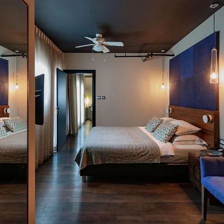 Play Seaport Suite Hotel Tlv-2