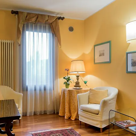 Piazza Nova Guest House-3