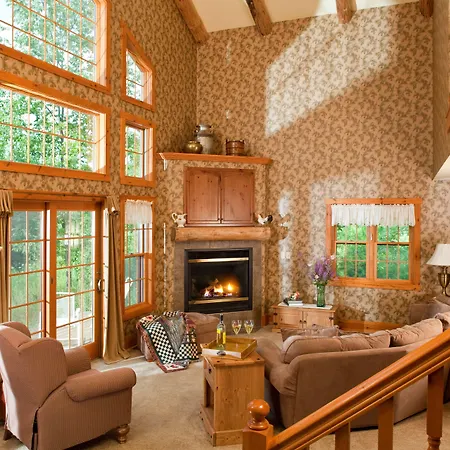 Chanticleer Guest House-2